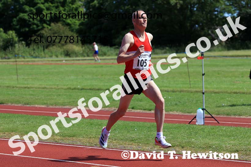 Mens 1500 metres, 2024 NE Masters Track and Field Champs., Monkton Stadium, Jarrow.  Photo: David T. Hewitson/Sports for All Pics